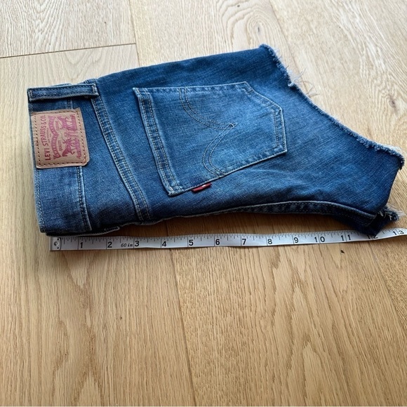 Levi’s distressed high waisted  stretch short - 24 - Picture 15 of 15